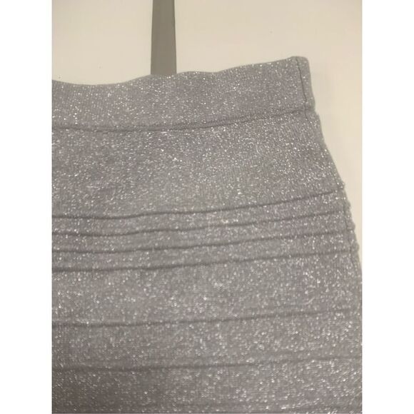 Metallic sweater skirt - Picture 3 of 3